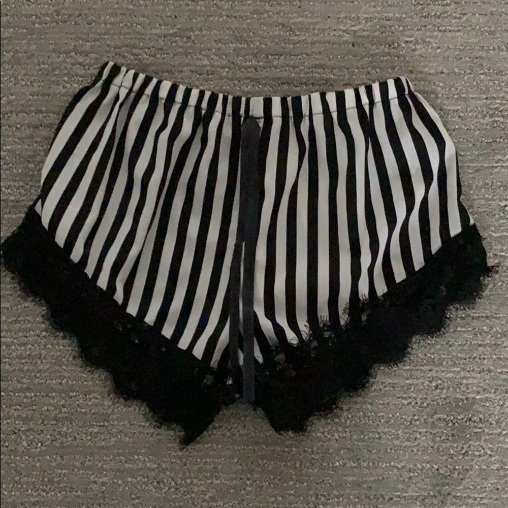 Lingerie/sleepwear shorts